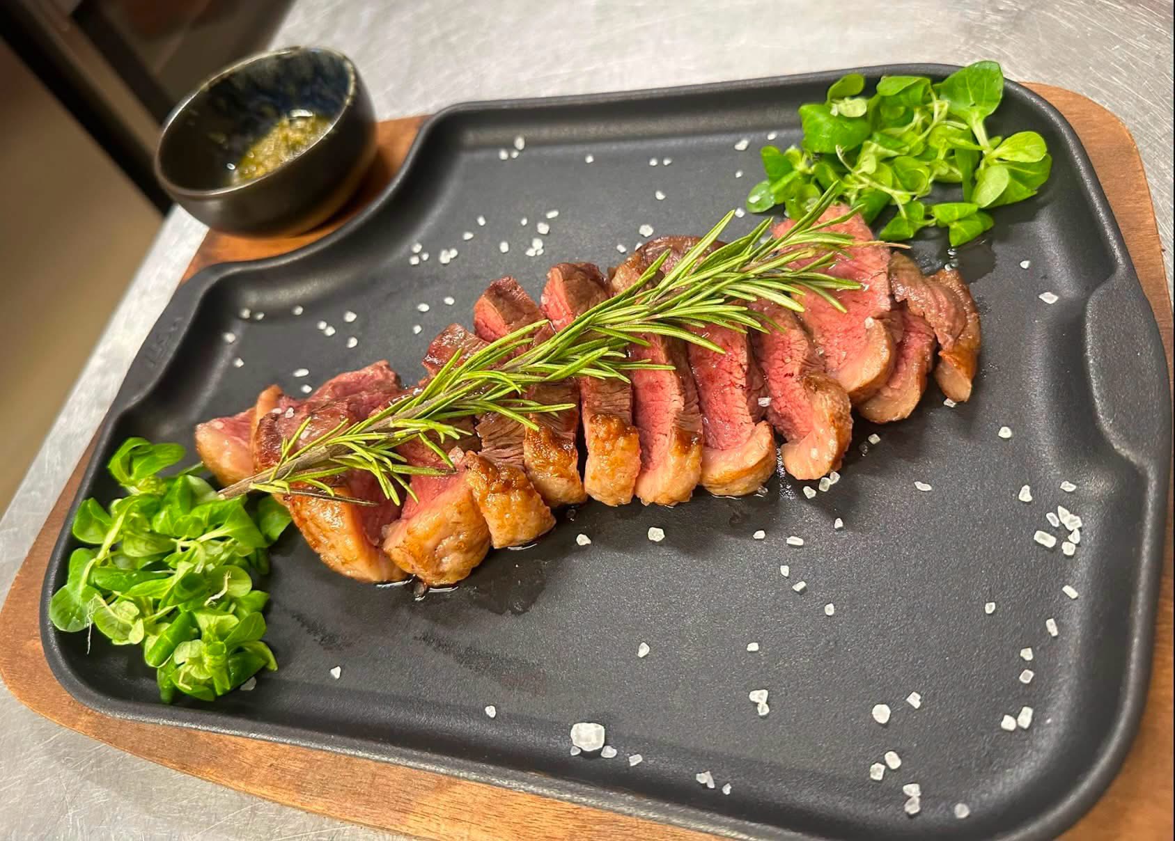 Tagliata di manzo al rosmarino