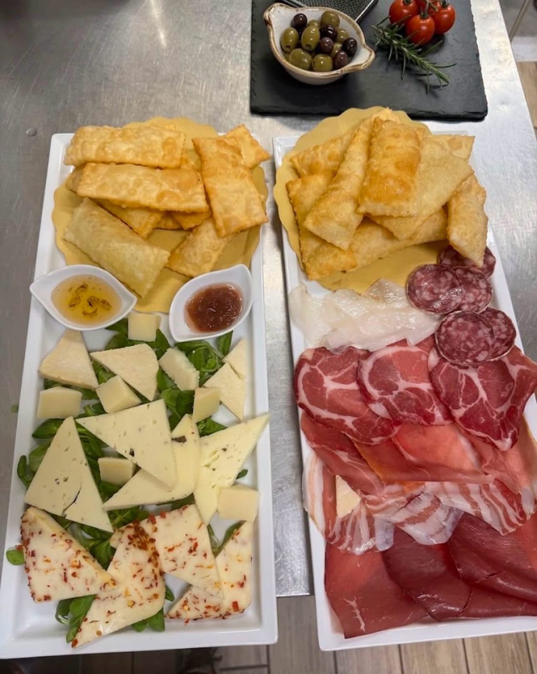 Tagliere di salumi selezionati con gnocco fritto